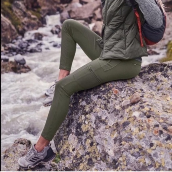 Athleta Headlands Hybrid Cargo Pants Size 4 Tall Olive Green Gray Flawed - Picture 13 of 15